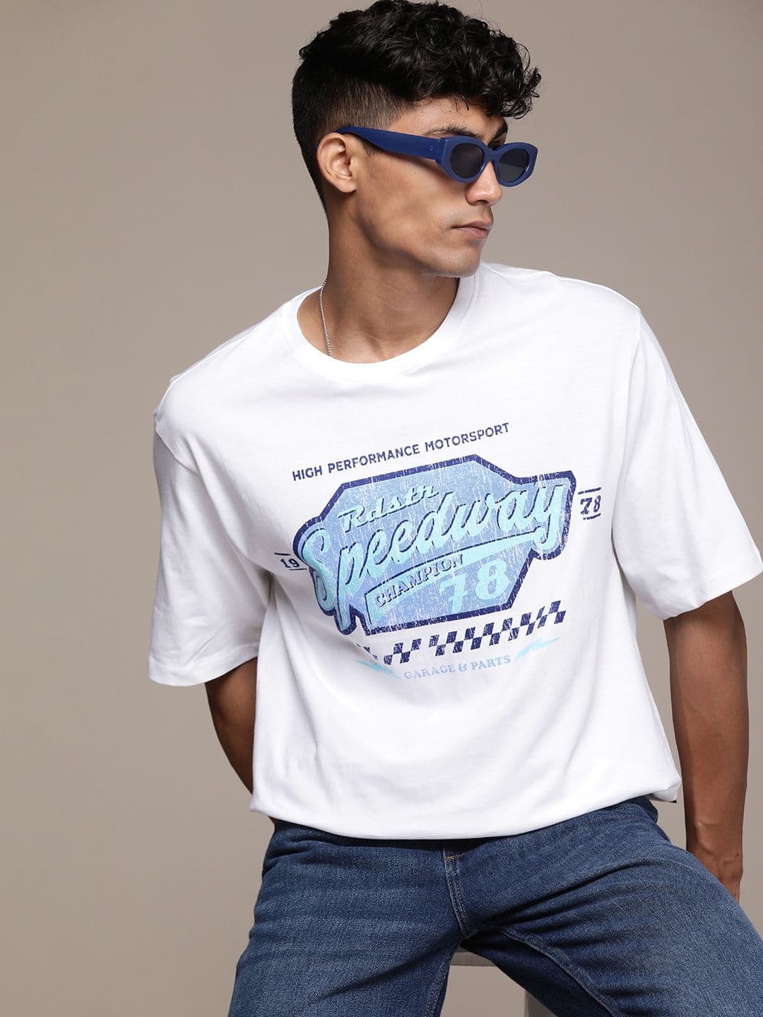 Roadster The Roadster Lifestyle Co. Oversized Fit Printed Drop-Shoulder Sleeves Pure Cotton T-shirt