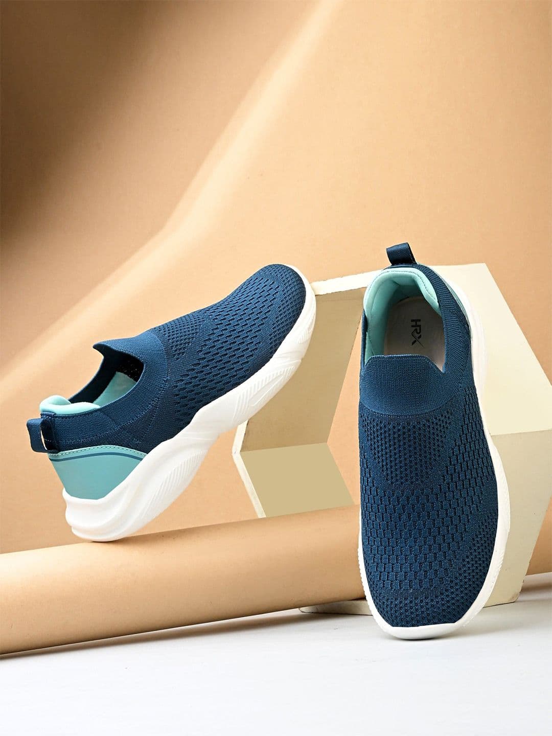 HRX by Hrithik Roshan Women Mesh Walking Non-Marking Shoes