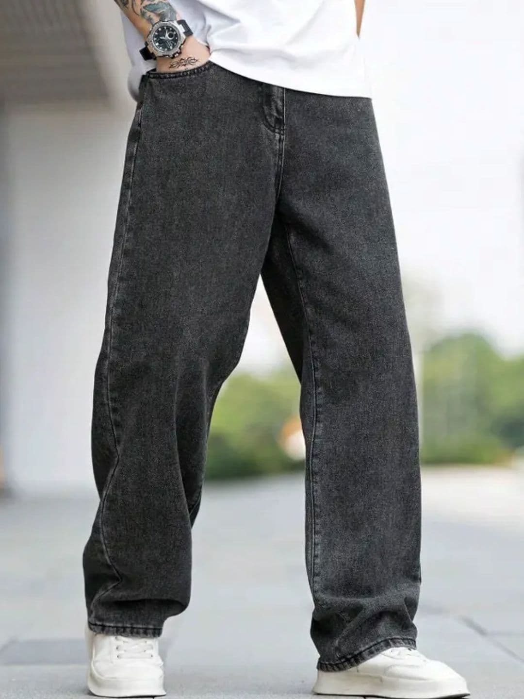 SZN Men Classic Baggy Fit Mid-Rise Light Fade Stretchable Jeans