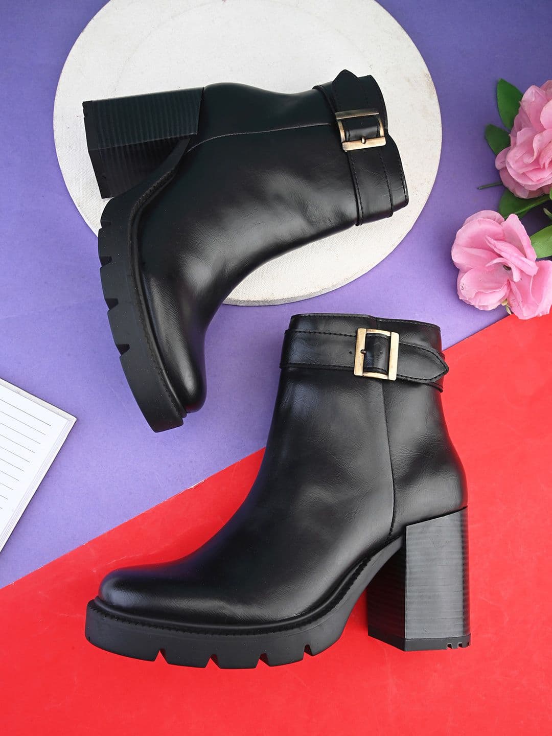Roadster Women Zippered Boots